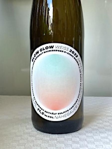 Glow Glow, Weiss 2023